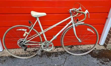 Photo of free Ladies bike - for refurbishment (Wokingham RG40) #1