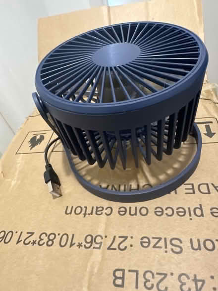 Photo of free Mini Desktop fan USB Blue (Deptford SE10) #2