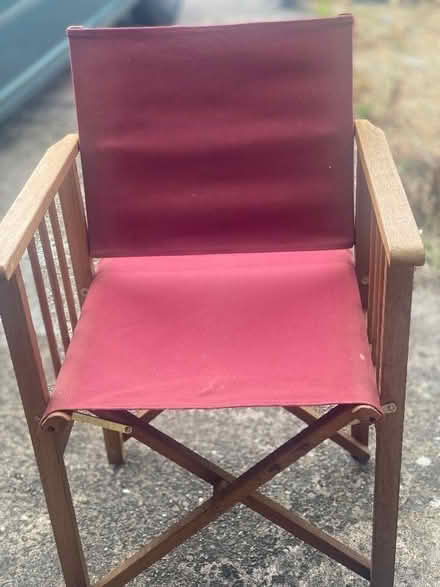 Photo of free Red Director’s chair (St. Georges TF2) #1