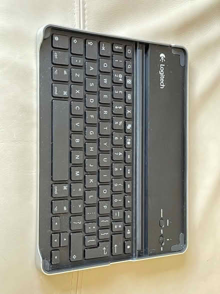 Photo of free Bluetooth tablet keyboard for iPad (Crowborough TN6 Pleasant View) #1