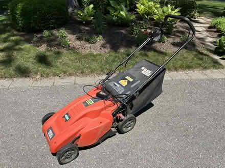 Photo of free Black & Decker Electric Lawn Mower (Lorne Park, Mississauga) #1