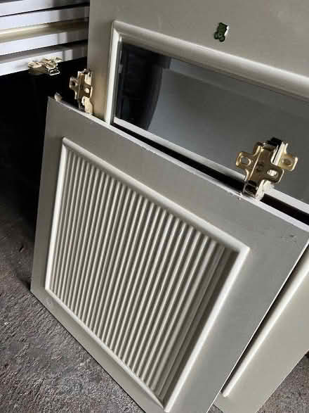 Photo of free Schrieber fitted wardrobe doors (painted Louvre and mirrored (Molesey KT8) #3