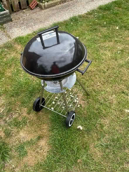 Photo of free BBQ (Brighton Hill RG22) #1