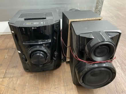 Photo of free LG Stereo sound system (Pasadena, near Bungalow Heaven) #1