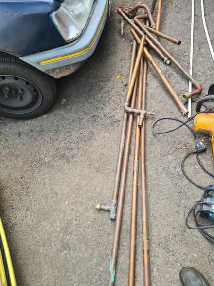 Photo of free 28mm copper pipe, with fittings (EX13) #1
