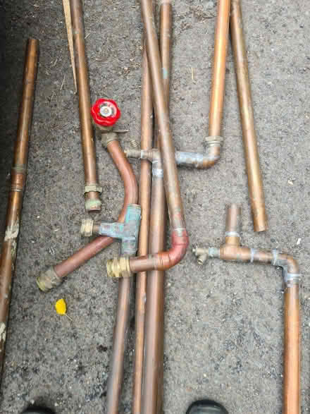 Photo of free 28mm copper pipe, with fittings (EX13) #2