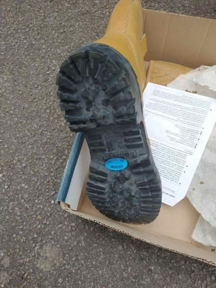 Photo of free Rigger boots (Rayleigh SS6) #3