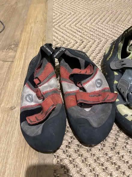 Photo of free climbing shoes (Rhu G84) #1