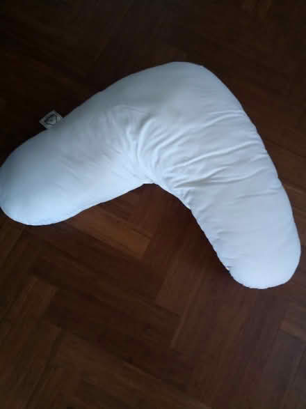 Photo of free Tripillow (Marsh Farm LU3) #1