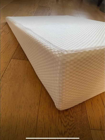Photo of free Therapy pillow 60x80x20 cm (Whitchurch-On-Thames RG8) #2