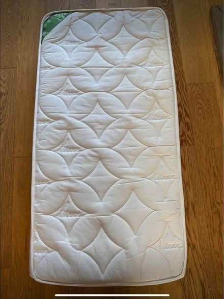 Photo of free Kid mattress 140x70x12 cm 100% organic natural latex (Whitchurch-On-Thames RG8) #4