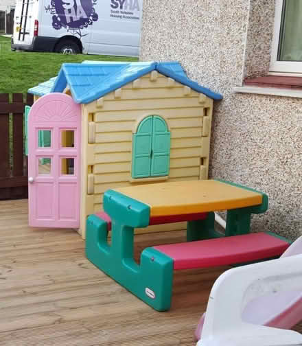 Photo of free Playhouse and picnic bench (Stannington S6) #1