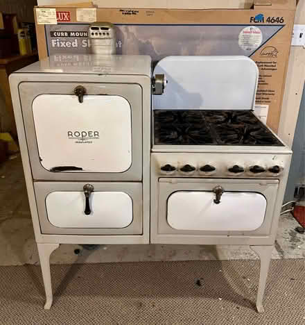 Photo of free antique porcelain enamel stove (Union Station) #1