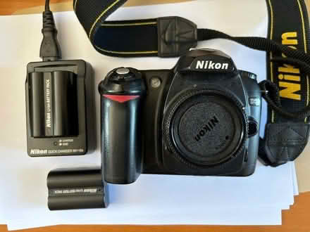 Photo of free Nikon D50 (needs repair) plus two Nikon batteries/charger (Monkland HR6) #1