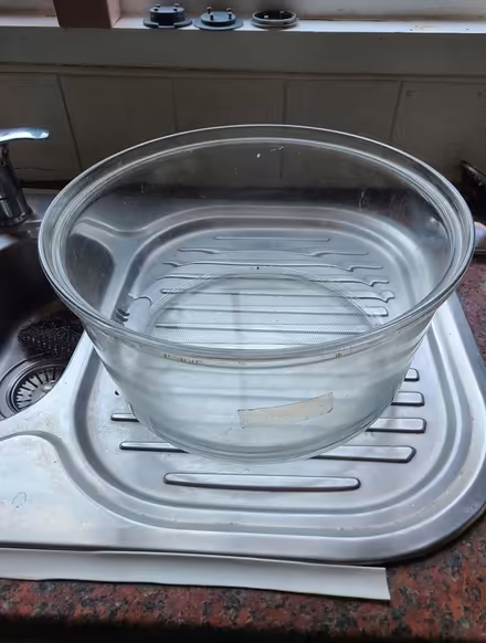 Photo of free Glass bowl for Daewoo air frier (Eltham SE9) #1