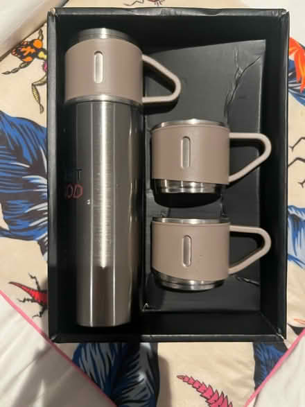 Photo of free Vacuum flask with cups (Bloomsbury -WC1N) #2