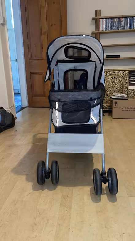 Photo of free Dog push chair (BD15 nr Bingley) #4