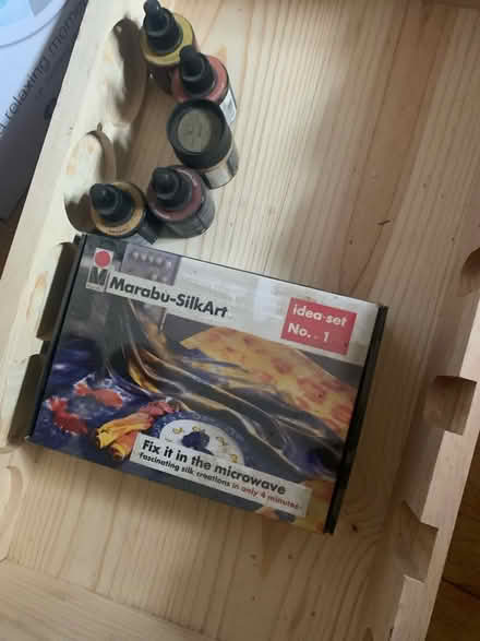 Photo of free Art/craft materials (TW9 nr Chiswick bridge) #1