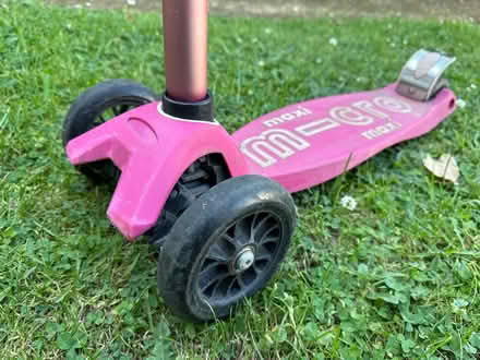 Photo of free Maxi Micro Scooter Pink (Potters Bar EN6) #4