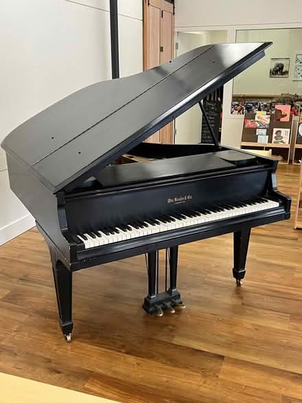 Photo of free grand piano (94618) #1