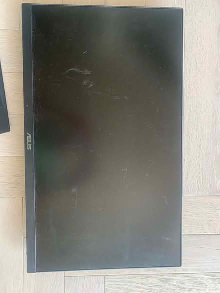 Photo of free Computer screen (Hackney E8) #1