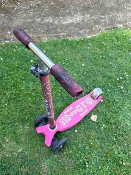 Photo of free Maxi Micro Scooter Pink (Potters Bar EN6) #1