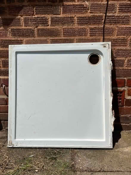 Photo of free Shower Tray + Screen (B29) #1