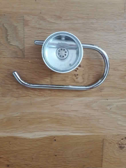 Photo of free Bathroom hook (HP3 Apsley) #2