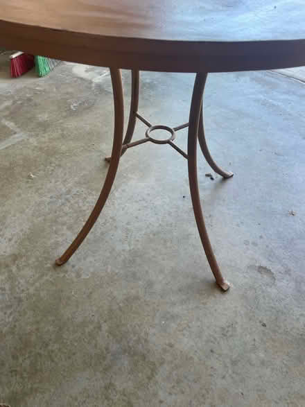 Photo of free Round Outdoor Table (La costa Carlsbad) #4