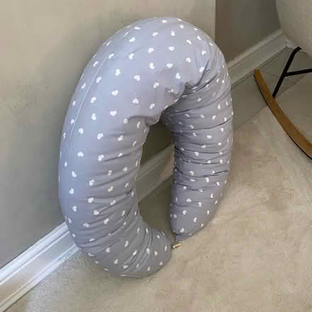 Photo of free Pregnancy pillow (B44) #1