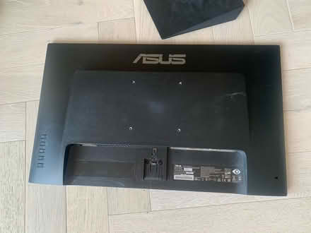 Photo of free Computer screen (Hackney E8) #2