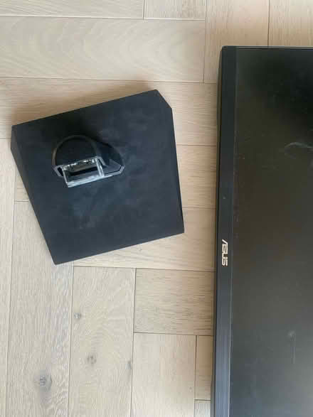 Photo of free Computer screen (Hackney E8) #3