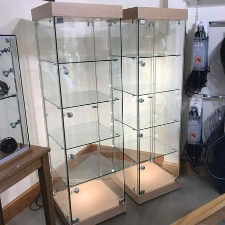 Photo of Glass cabinet/ cabinets (S8) #2