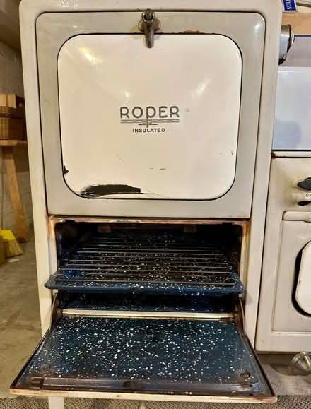 Photo of free antique porcelain enamel stove (Union Station) #2