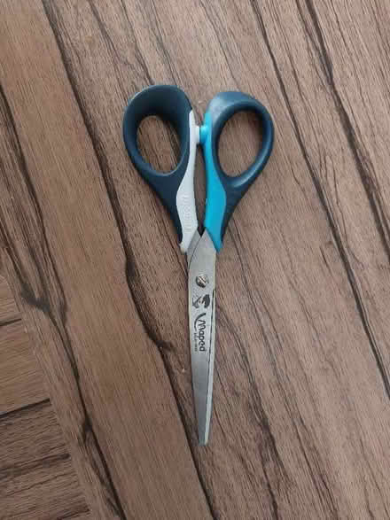 Photo of free Left handed scissors (Kempston MK42) #1