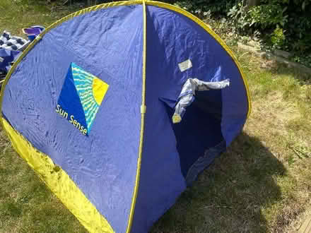 Photo of free Pop up sun tent shade (Crouch End N8) #1