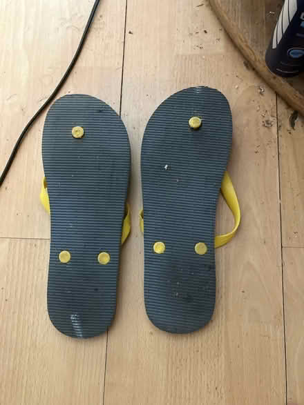 Photo of free Men’s size 9 flip flops (Taunton) #2