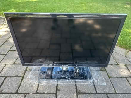 Photo of free 32 sansung flat screen tv (Lexington center) #1