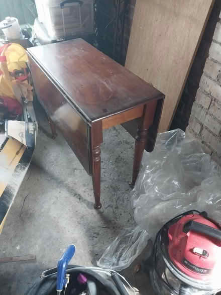 Photo of free Vintage table with folding leaves (N3) #3