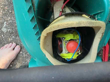 Photo of free Electric lawnmower - pls read fully (Bedford) #3
