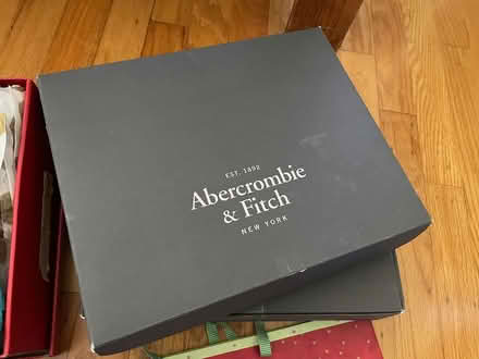 Photo of free Gift bags, boxes, tissue paper (Oakland) #1