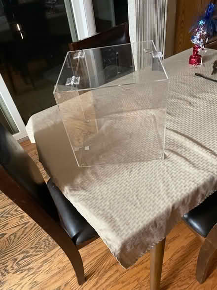 Photo of free Wedding card holder (Stonybrook Drive Bowie) #2