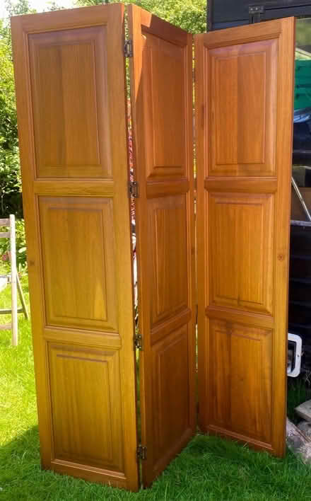 Photo of free 3 panel screen (OX4 near Donnington Bridge) #1