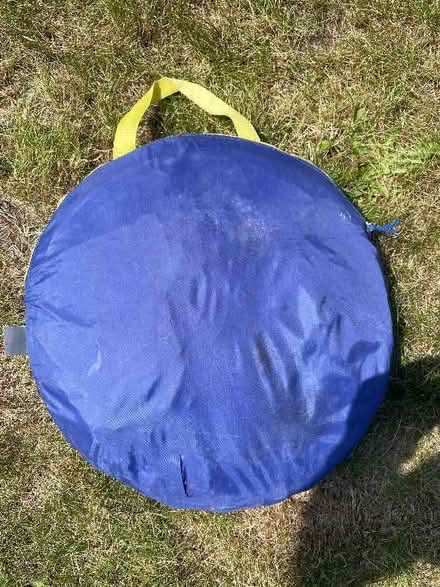 Photo of free Pop up sun tent shade (Crouch End N8) #4