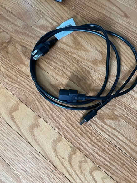 Photo of free Dell Computer Monitor (Broomall 19008) #4