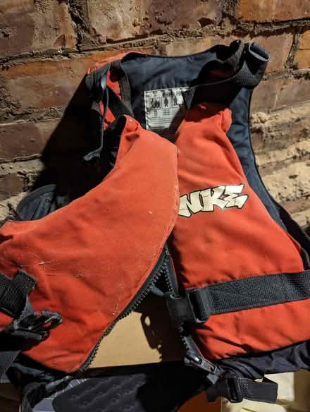 Photo of free Life vest (TS10) #3