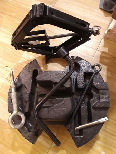 Photo of free Peugeot 406, 1996-04 Wheel change kit & towing eye (Purley CR8) #4