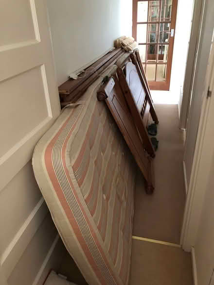 Photo of free Trundle Bed (London SW19) #4