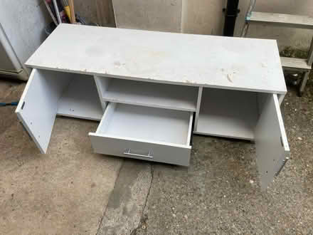 Photo of free TV Unit (RG8 Pangbourne) #2