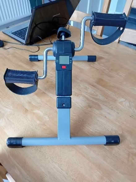 Photo of free Floor foot cycle (Oxford ST6) #1